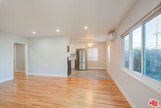 11825 Iowa Ave in Los Angeles, CA - Building Photo - Building Photo