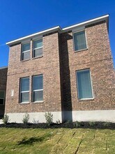 17702 Sage Thrasher Dr in Pflugerville, TX - Foto de edificio - Building Photo