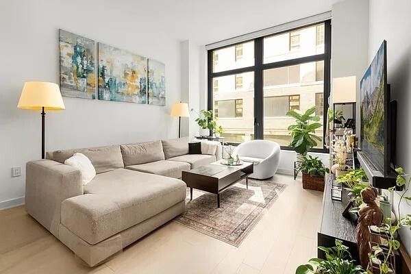 77 Charlton St in New York, NY - Building Photo - Building Photo