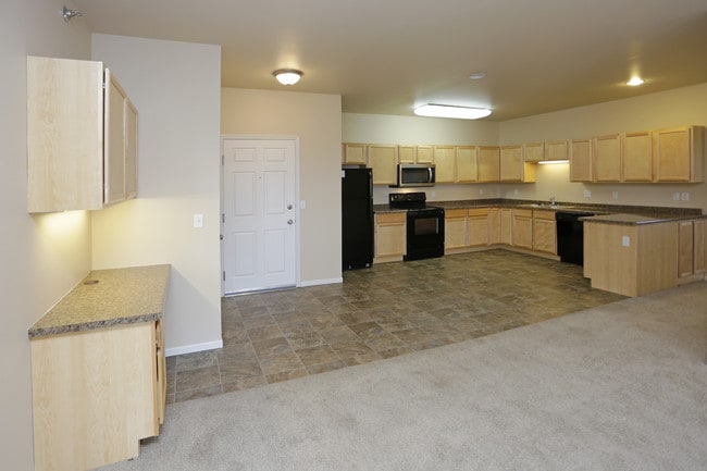 Shadow Ridge Apartments in West Fargo, ND - Foto de edificio - Interior Photo