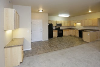 Shadow Ridge Apartments in West Fargo, ND - Foto de edificio - Interior Photo