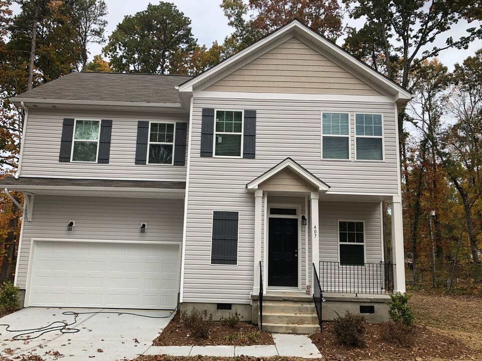407 Farris Dr in Cherryville, NC - Building Photo