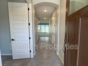16256 W Mariposa Grande in Surprise, AZ - Foto de edificio - Building Photo