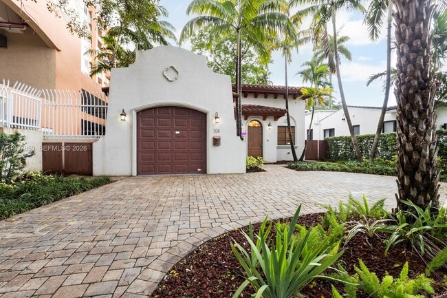 324 SW 30th Rd in Miami, FL - Building Photo - Building Photo