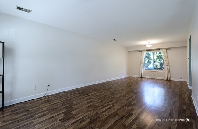 50 S Windsor Pl in Mundelein, IL - Building Photo - Building Photo