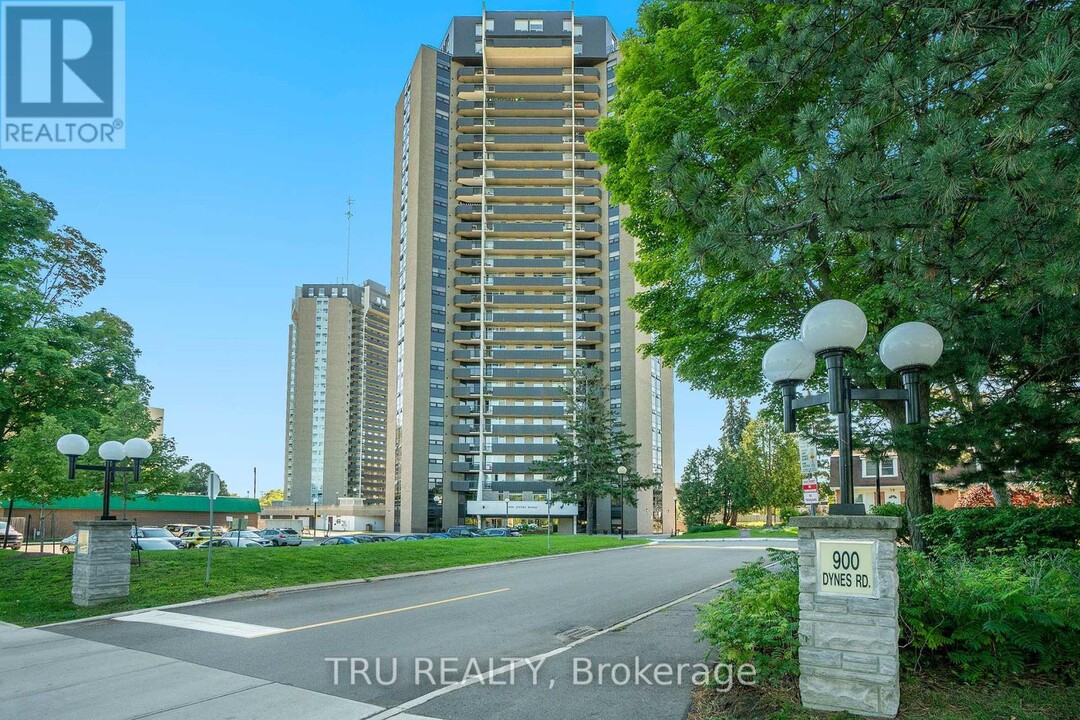 900-900 Dynes Rd in Ottawa, ON - Building Photo