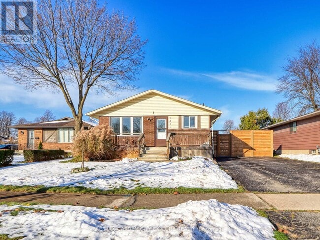 property at 7371 N Dorset Pl