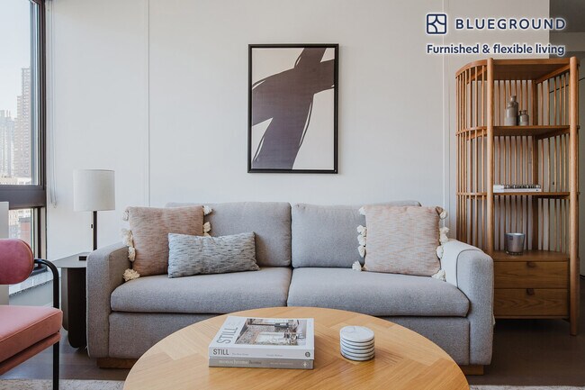 500 W 56th St in New York, NY - Building Photo - Building Photo