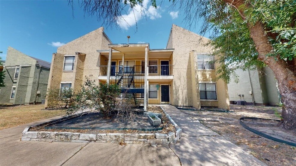 309 Manuel Dr, Unit D in College Station, TX - Building Photo
