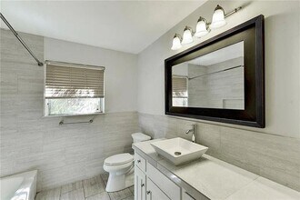 2906 Greenlawn Pkwy in Austin, TX - Building Photo - Building Photo