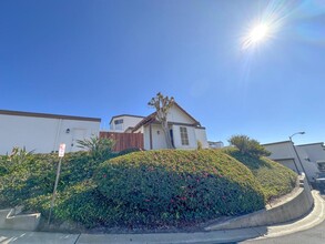 857 Calle Pluma in San Clemente, CA - Building Photo - Building Photo