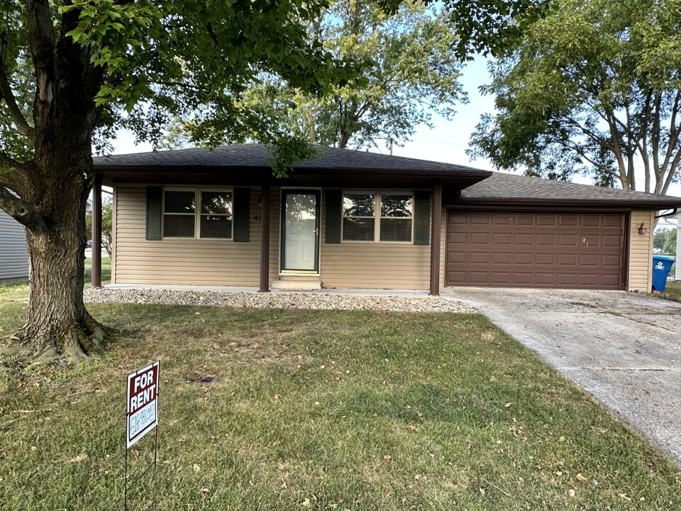 409 N 9th St in New Baden, IL - Building Photo