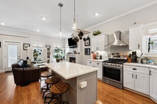 338 Meridian St in Boston, MA - Building Photo