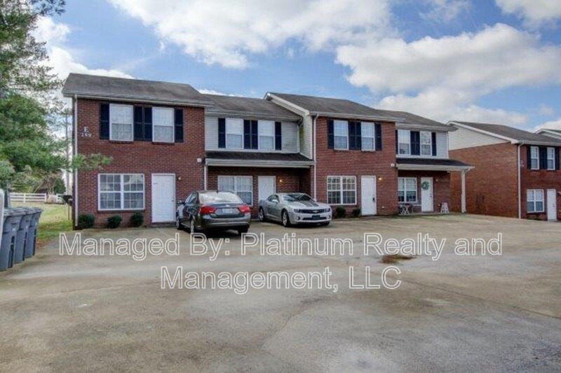299 Raleigh Dr in Clarksville, TN - Building Photo