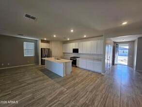 3010 E Augusta Ave in Gilbert, AZ - Foto de edificio - Building Photo