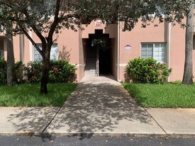 3221 Sabal Palm Manor in Hollywood, FL - Building Photo