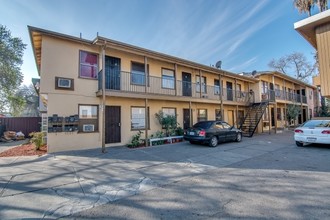 Sunset Apartments in Stockton, CA - Building Photo - Building Photo