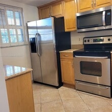 1811 Sabal Palm Dr, Unit 306 in Davie, FL - Foto de edificio - Building Photo
