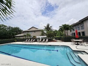 219 Via Perignon in Naples, FL - Foto de edificio - Building Photo