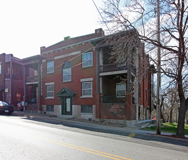 609-611 W 33rd St in Kansas City, MO - Foto de edificio - Building Photo