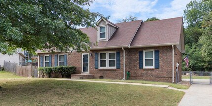 334 Kelsey Dr in Clarksville, TN - Building Photo - Building Photo