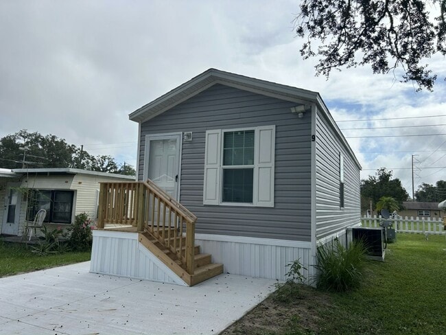 38706 Daughtery Rd in Zephyrhills, FL - Building Photo - Building Photo