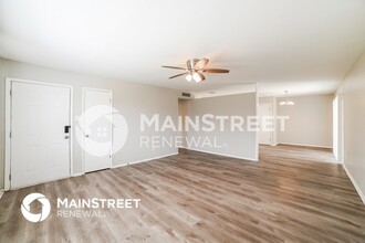 3350 W Country Gables Dr in Phoenix, AZ - Building Photo - Building Photo