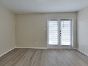 805 Painted Bison Dr in La Marque, TX - Building Photo - Building Photo