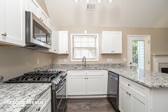 520 Hillcrest Cross Rd in Canton, GA - Building Photo - Building Photo