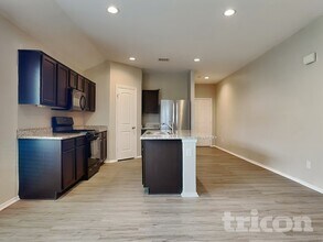 414 Lance Trail in San Marcos, TX - Building Photo - Building Photo