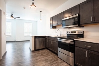 Kestrel Apartments in Middleton, WI - Foto de edificio - Interior Photo