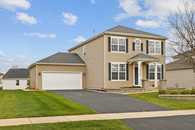 property at 1876 Bluestem Cir