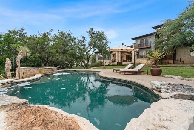 property at 332 Rugged Earth Dr