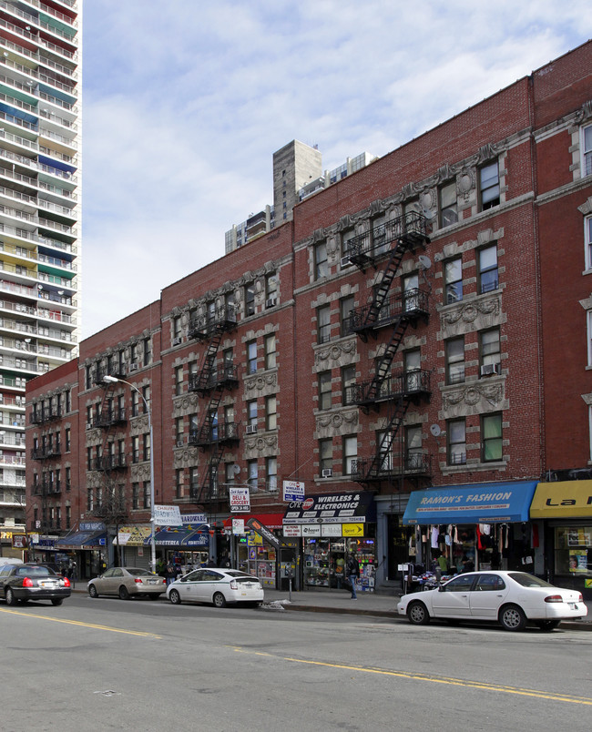 1352-1354 St Nicholas Ave in New York, NY - Foto de edificio - Building Photo