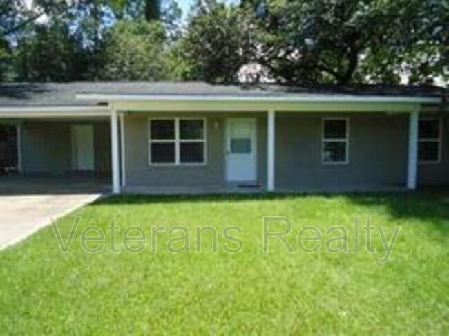 property at 113 Alverado Dr