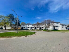Sunnydale in Waterloo, ON - Building Photo - Building Photo