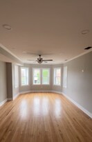 1526 E 73rd St in Chicago, IL - Building Photo