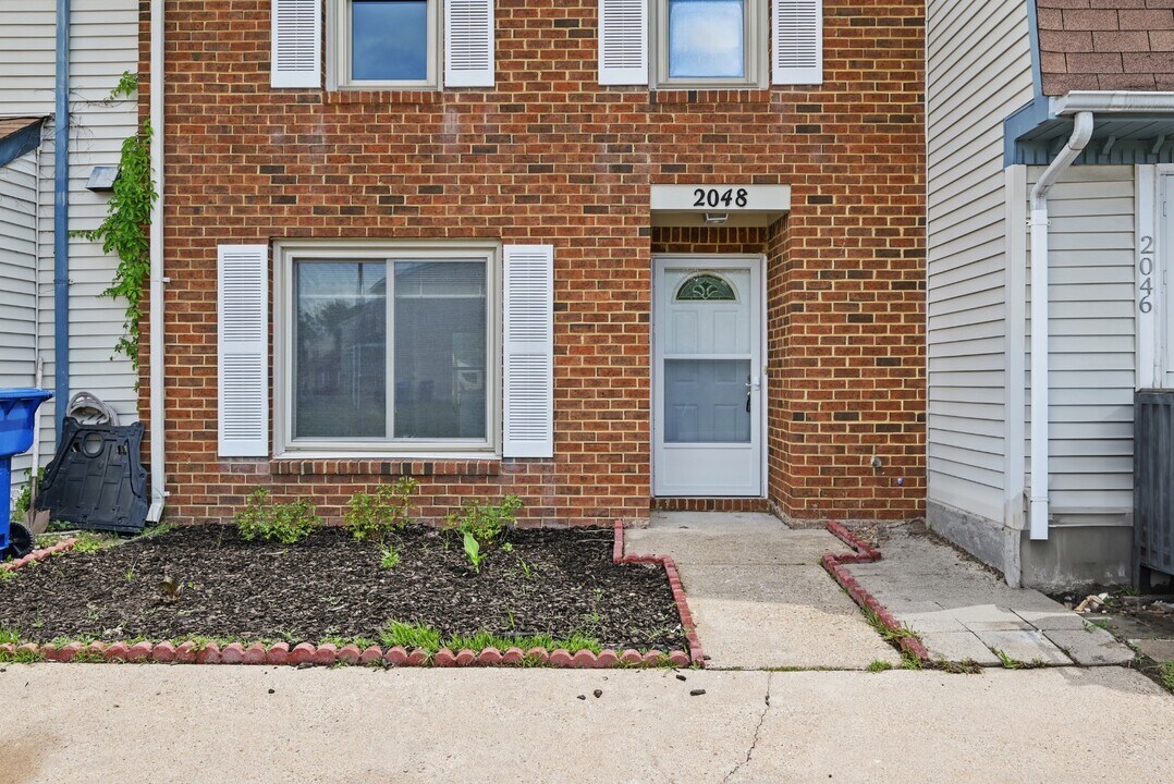 2048 Lyndora Rd in Virginia Beach, VA - Building Photo