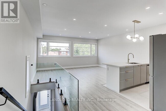 44 Fairbank Ave in Toronto, ON - Building Photo - Building Photo