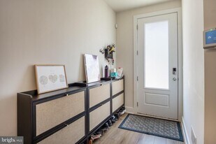 157 Locke St in Baltimore, MD - Building Photo
