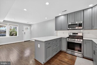 124 Baggett Pl in Alexandria, VA - Building Photo - Building Photo