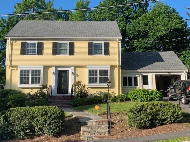 38 Tennyson Rd in Newton, MA - Building Photo