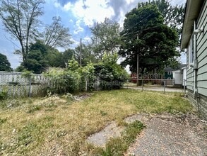1126 Holt St in Muskegon, MI - Building Photo - Building Photo