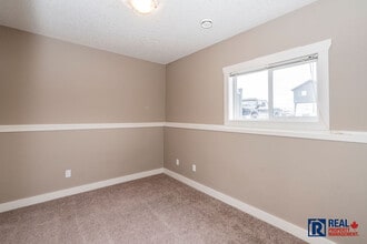 11221 A 75 Ave in Grande Prairie, AB - Building Photo - Building Photo