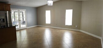 4703 Cypress Tree Dr in Tampa, FL - Building Photo