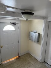 335 Cabot St, Unit 2 in Beverly, MA - Foto de edificio - Building Photo