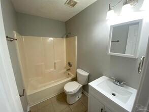 6823 Tiki Ln in Pensacola, FL - Building Photo - Building Photo