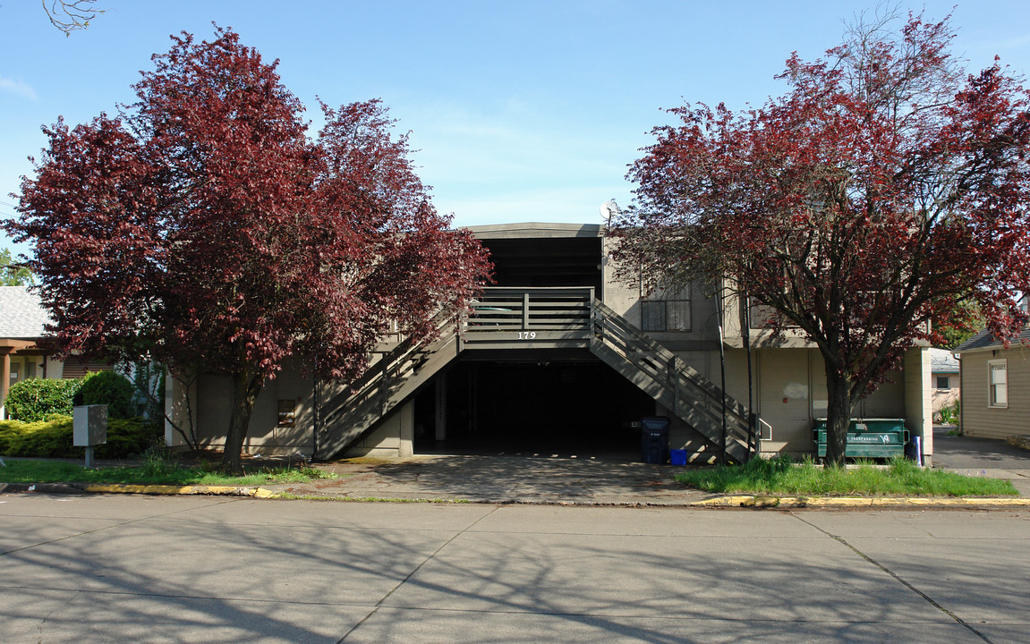 179 E 16th Ave in Eugene, OR - Building Photo