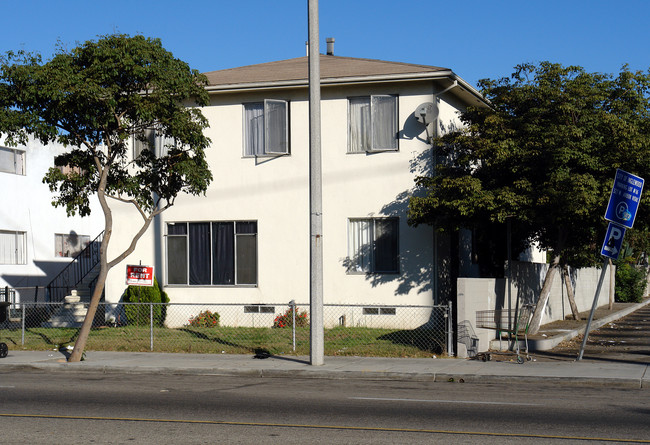 329 W Arbor Vitae St in Inglewood, CA - Building Photo - Building Photo