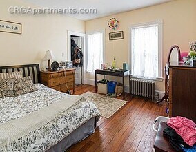 44 Benton Rd, Unit 1T in Somerville, MA - Foto de edificio - Building Photo